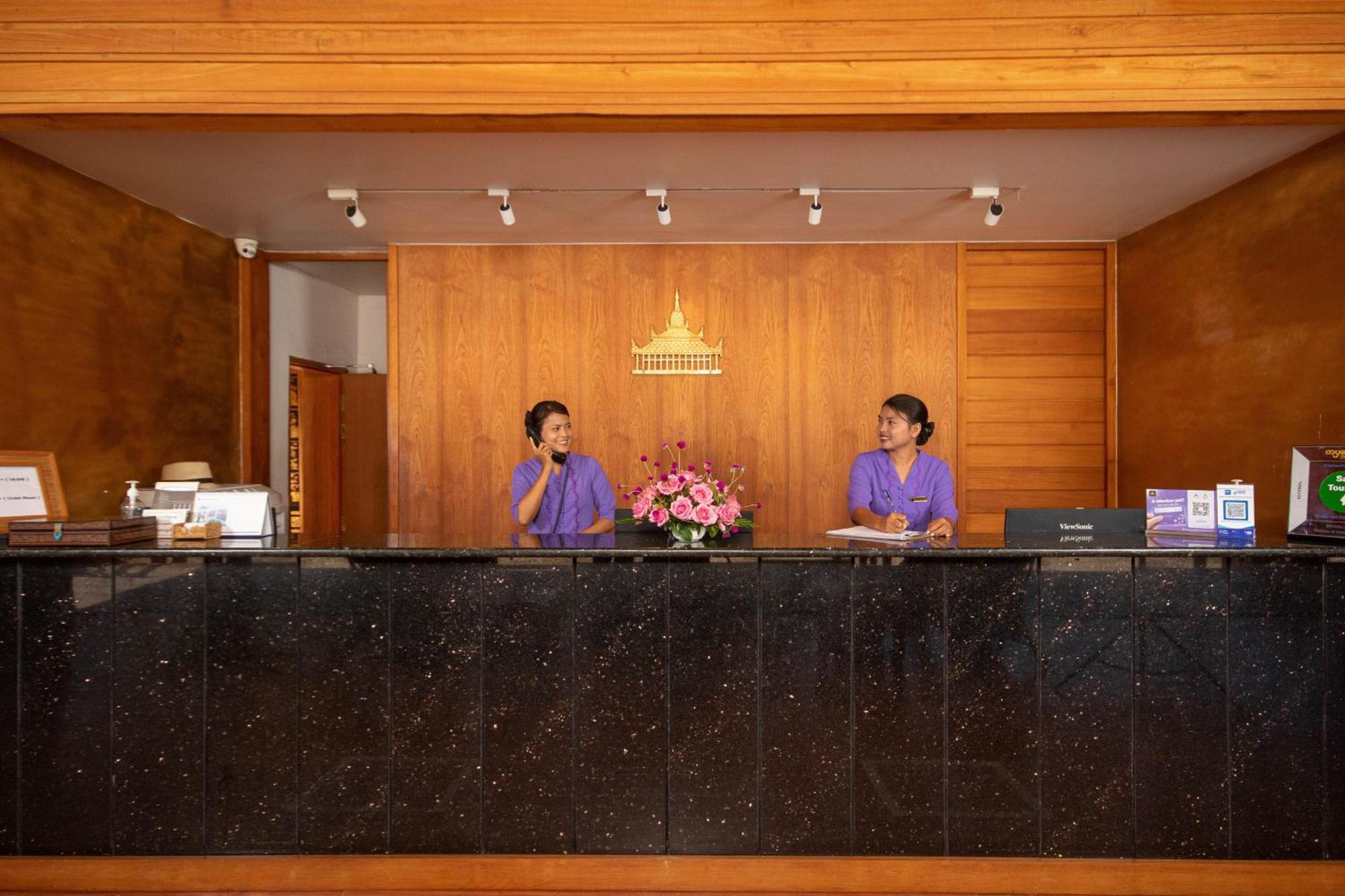 Bagan Thiripyitsaya Sanctuary Resort Exteriör bild
